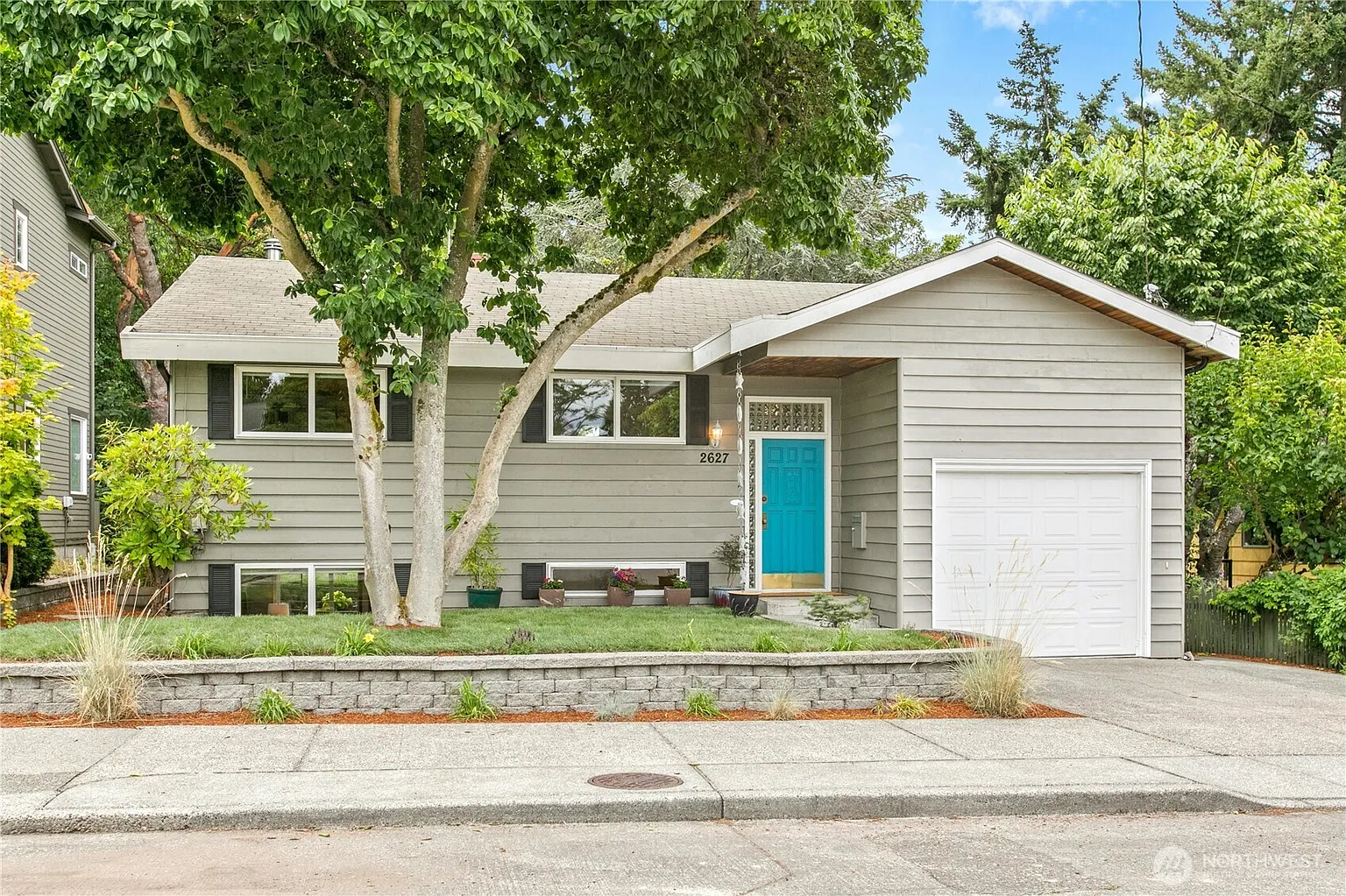 2627 39th Avenue SW photo 1