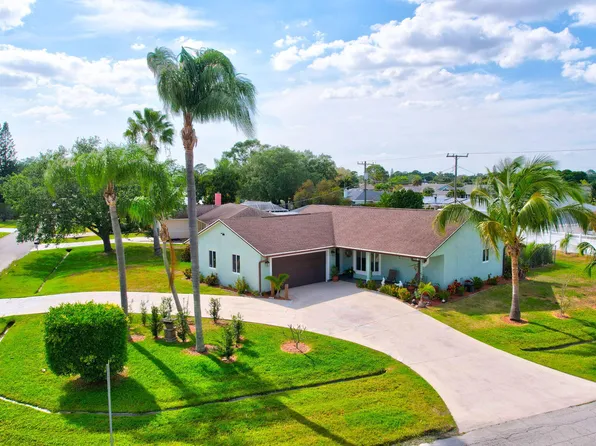 779 SE Carnival Avenue, Port St Lucie, FL 34983