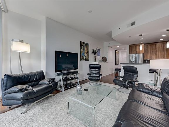 3rd image of 1080 Peachtree St NE Unit 905