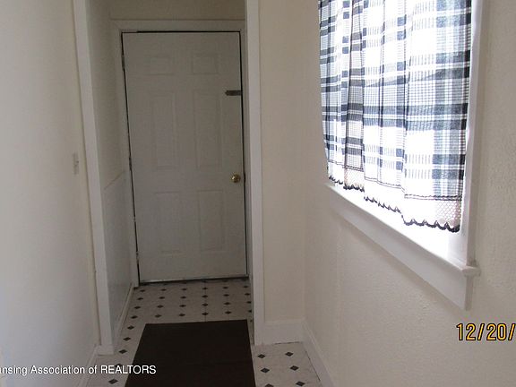 4th image of 214 N Cochran Ave