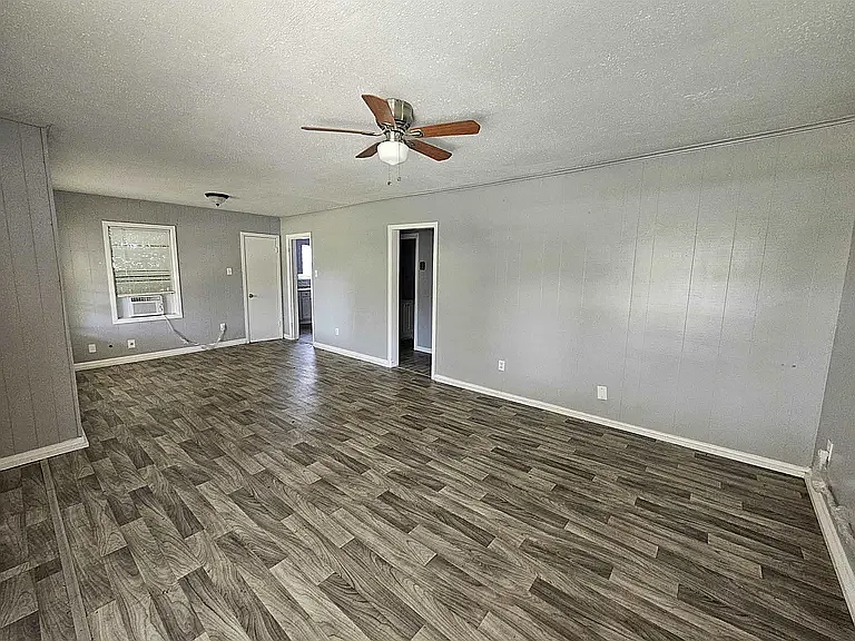 3122 Western Ave #1 — Photo 8