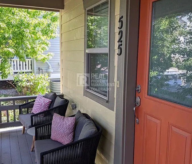 525 Homestead St — Photo 3