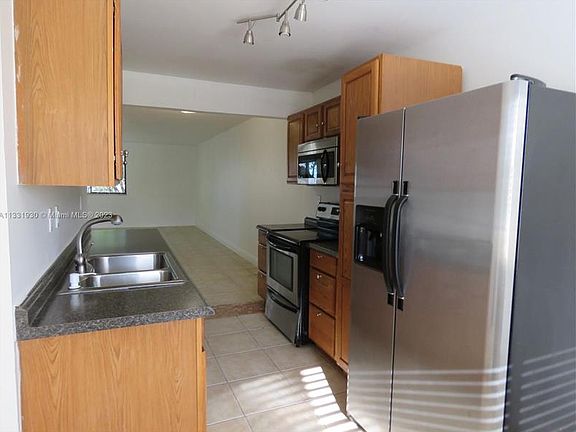 2nd image of 177 Lakeview Dr APT 201