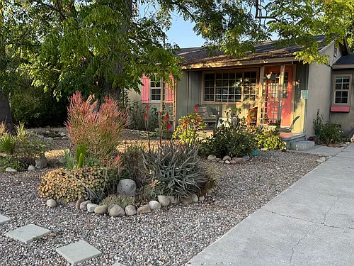302 Bald St Photo 1