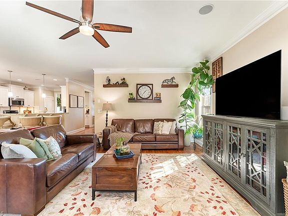 4th image of 125 Bandelier Ct