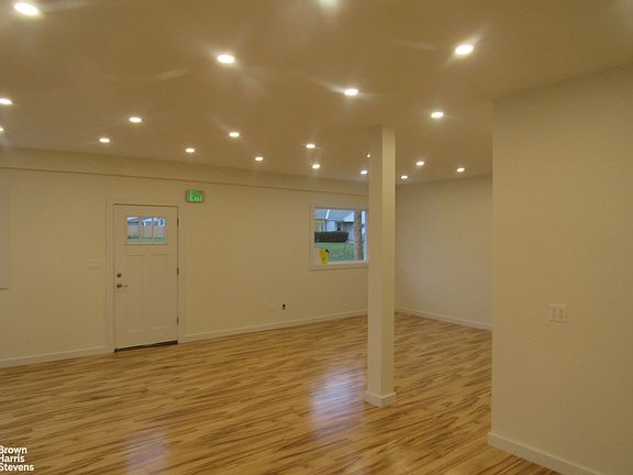 3rd image of 138 Fairview Ave #B