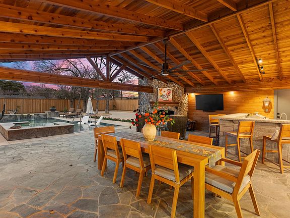 5th image of 5505 Northaven Rd