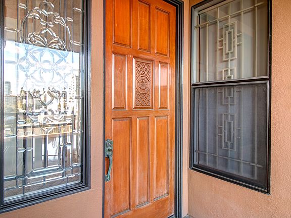 5th image of 230 W Laurel St Unit 1001