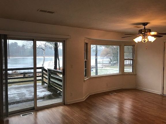 4th image of 367 Fairview Way