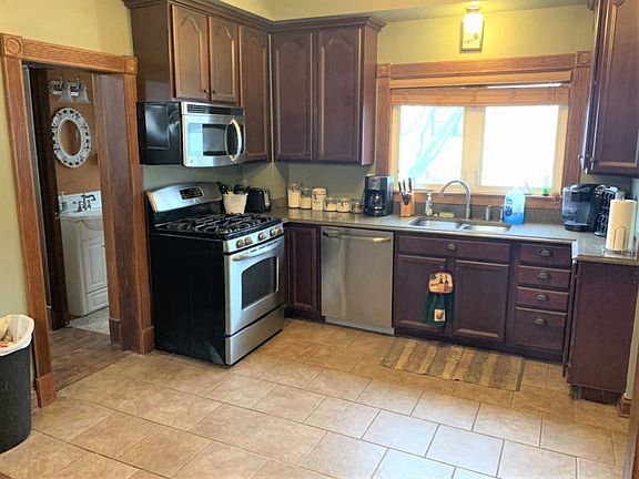 3rd image of 15016 S Center St