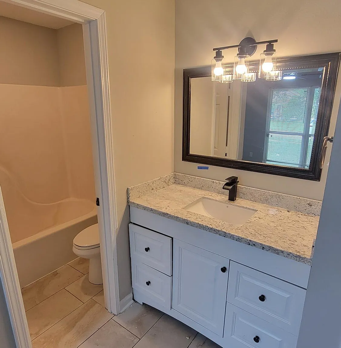 5 bed, 1700 sqft, $1,590 — Photo 4
