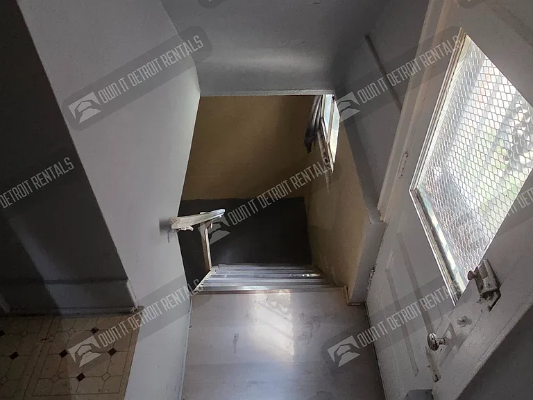 16247 Princeton St — Photo 20
