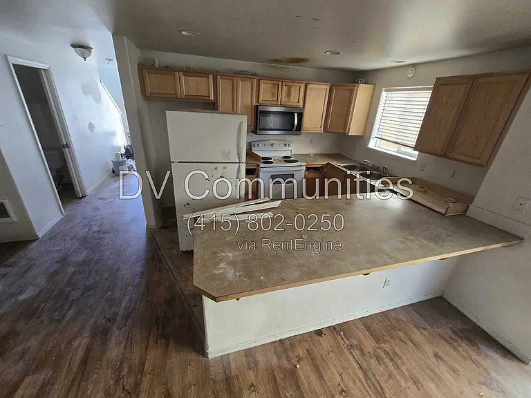 2822 SW Juniper Ave — Photo 5