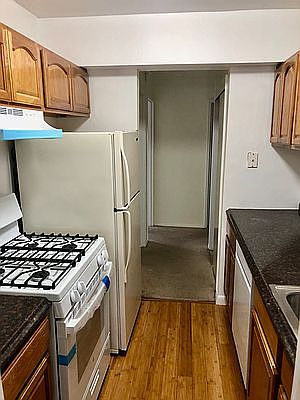 4th image of 3240 Riverdale Ave APT 3H