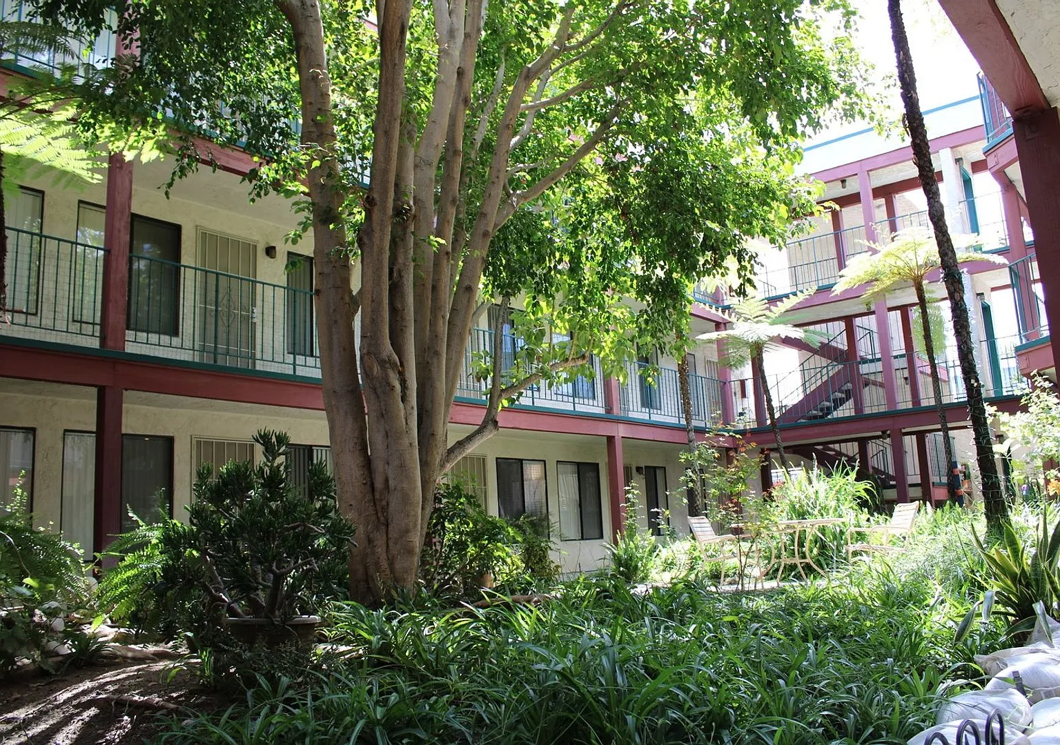 Santa Fe Manor — Photo 4