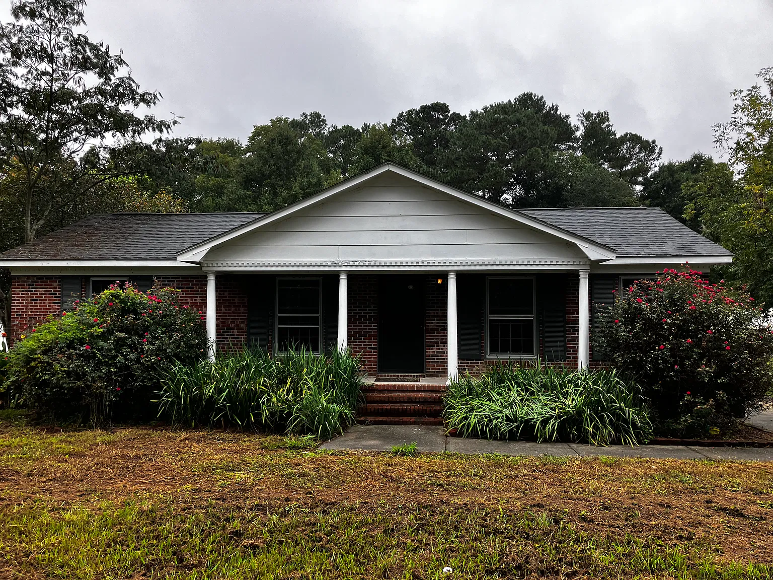 3 bed, 1614 sqft, $2,200 — Photo 1