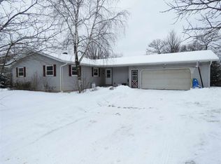 7290 Pine Tree Dr, Almond, WI 54909