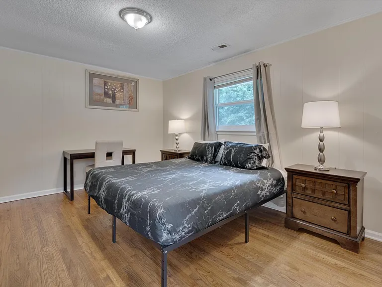 201 Parthenia Dr — Photo 7