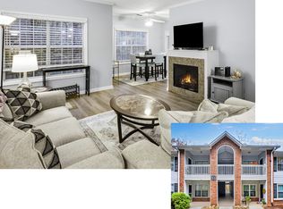 102 Streamside Dr, Roswell, GA 30076