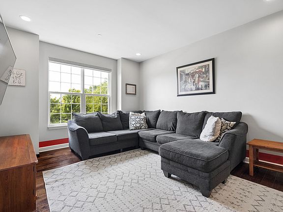 3rd image of 2993 Henley Ln