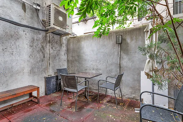 Rented by Safdie Realty Group | media 17