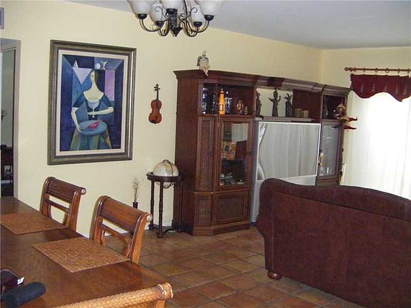 4th image of 19950 NE 5th Ct #6G