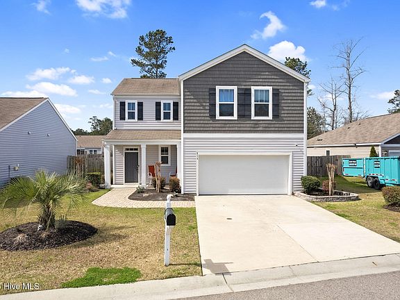 2nd image of 816 Avington Lane NE