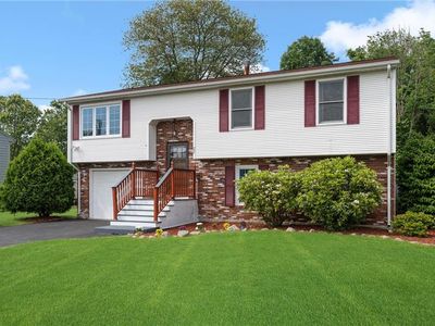 22 Niverville St, Johnston, RI, 02919
