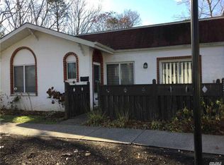772 Blue Ridge Dr, Medford, NY 11763