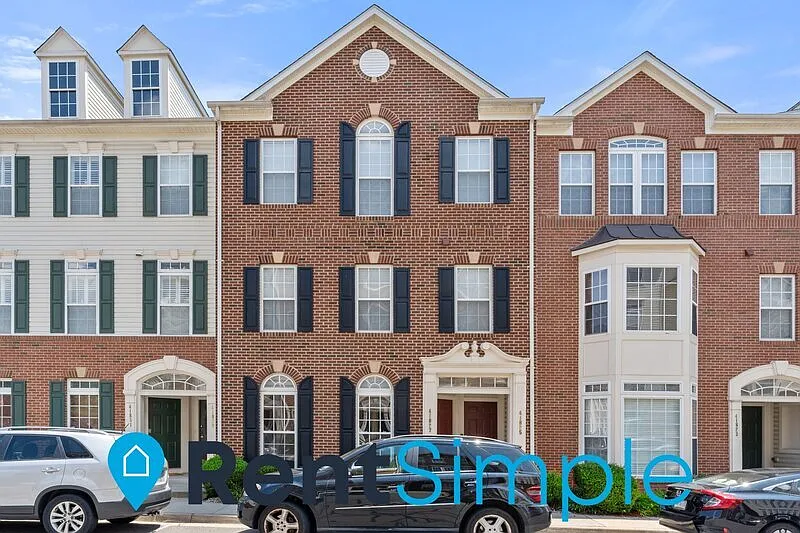 2 bed, 2.5 bath, 1193 sqft, $2,395 — Photo 2