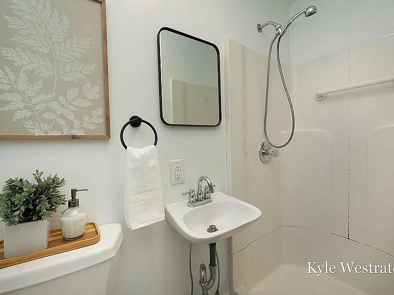 main floor shower - accessible