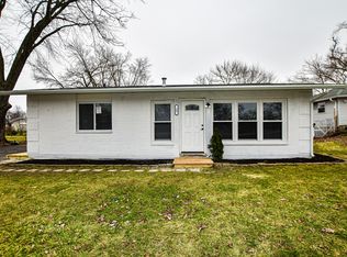 109 S Bartlett Rd, Streamwood, IL 60107