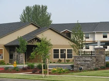 195-Santiam Village Apartments — Photo 21