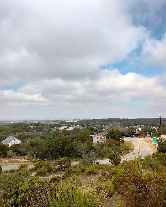 1st image of 560 Ledgeview Dr