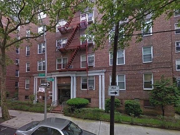 5th image of 2514 E 7th St APT 6K