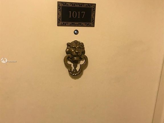 3rd image of 700 Biltmore Way APT 1017