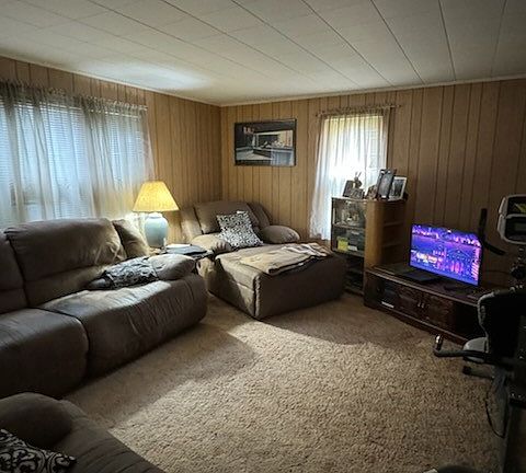 4th image of 313 Midland Dr