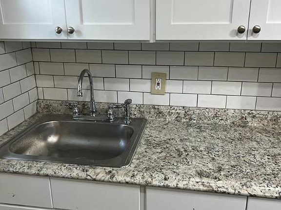 5th image of 1024 Cardonna St