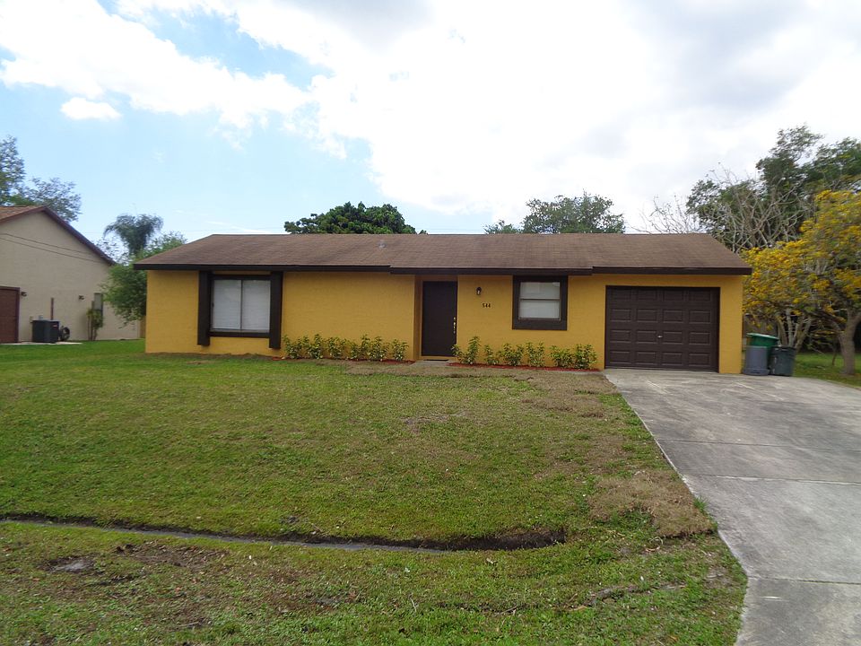 1st image of 544 NW Azalea Ave