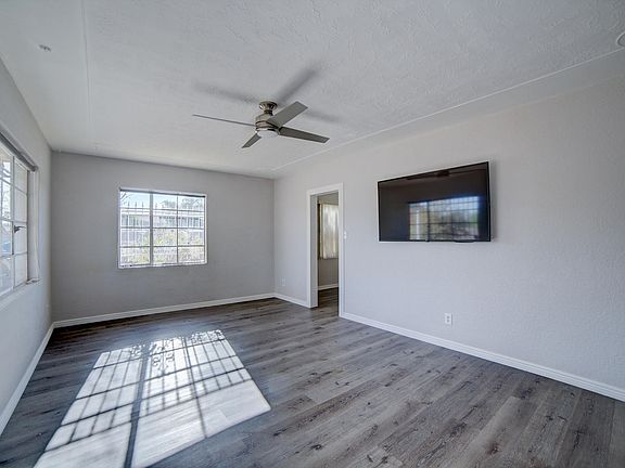 4th image of 2093 E Don Carlos Ave