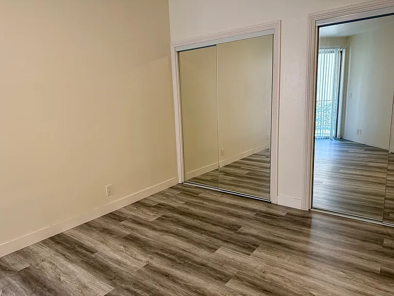 211 S Poinsettia Pl — Photo 13