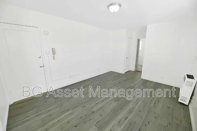 1 bed, 1.0 bath, 550 sqft, $1,425 — Photo 2