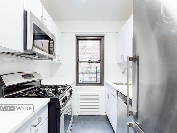 4th image of 405 E 56th St APT 14