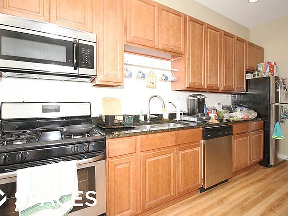 2nd image of 3223 N Sheffield Ave #Unt5re