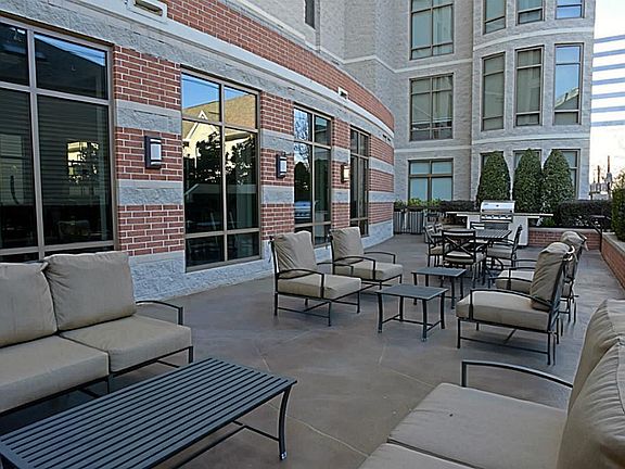 4th image of 2211 Briarglen Dr APT 401