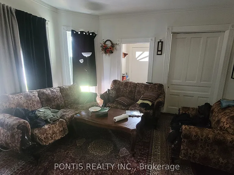 452 Confederation St #1 — Photo 2