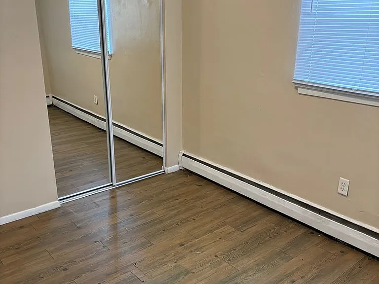 1015 York Ave — Photo 41