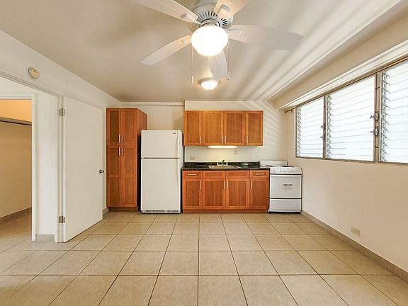 2nd image of 444 Kuamoo St APT 404