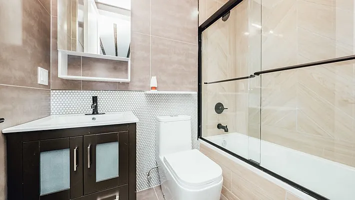 Rented by Nooklyn NYC LLC | media 32