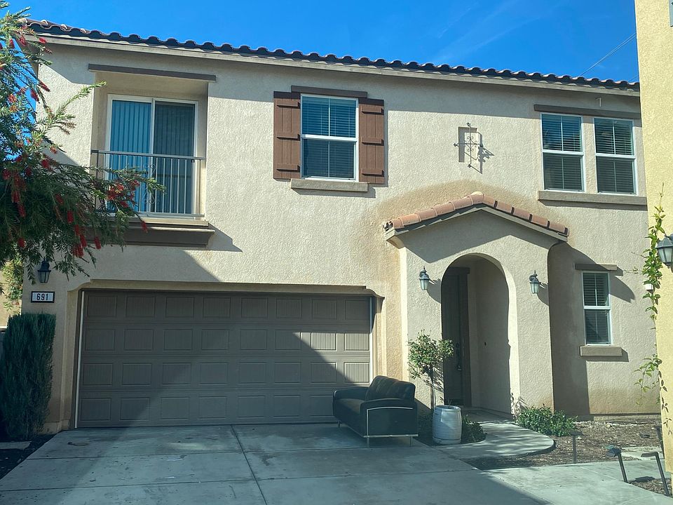 1st image of 691 Huron Pl